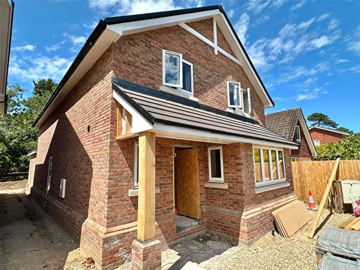 4 Bedroom Detached House For Sale In Grange Close, Everton, Lymington, Hampshire, SO41
