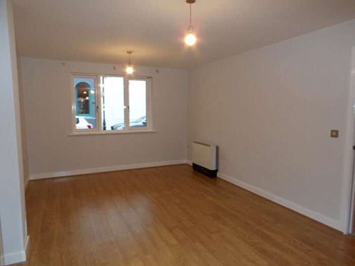 2 Bedroom Apartment To Rent In Saturday Bridge, B1