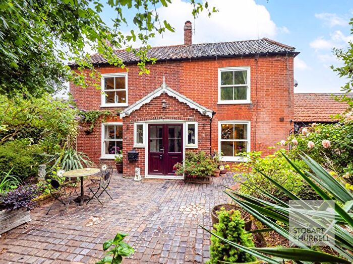 4 Bedroom Detached House For Sale In Hawthorne Cottage, The Street, Dilham, Norfolk, NR28