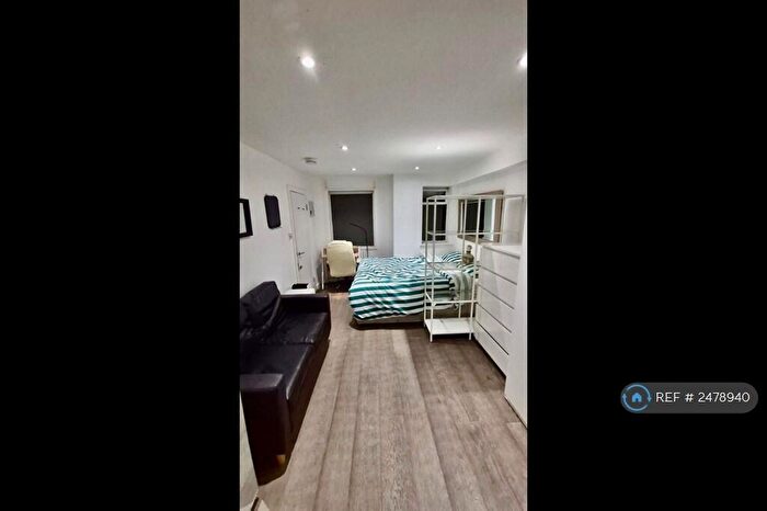 Studio To Rent In Greville Road, London, NW6