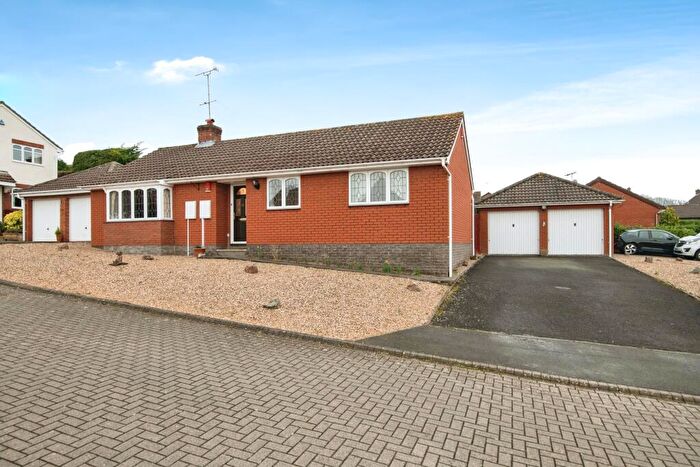 3 Bedroom Bungalow For Sale In Underwood Close, Callow Hill, Redditch, Worcestershire, B97