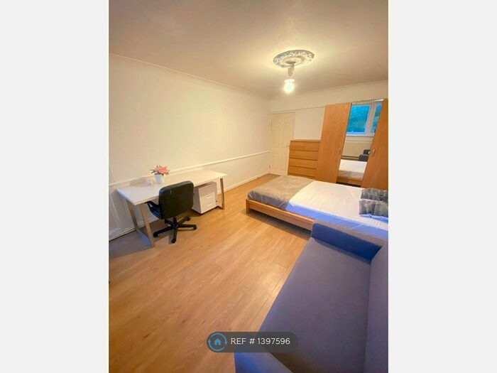 4 Bedroom Flat To Rent In President House, London, EC1V