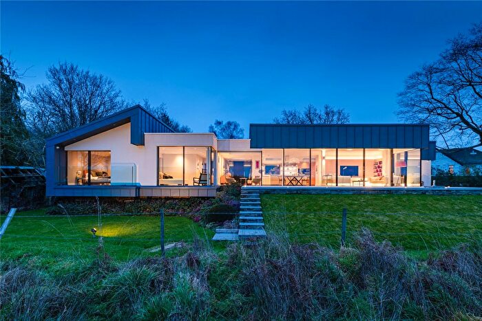 3 Bedroom Detached House For Sale In Robin Hood Lane, Sutton Green, Surrey, GU4