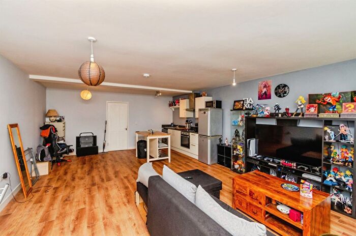 1 Bedroom Flat For Sale In Upper High Street, Wednesbury, WS10