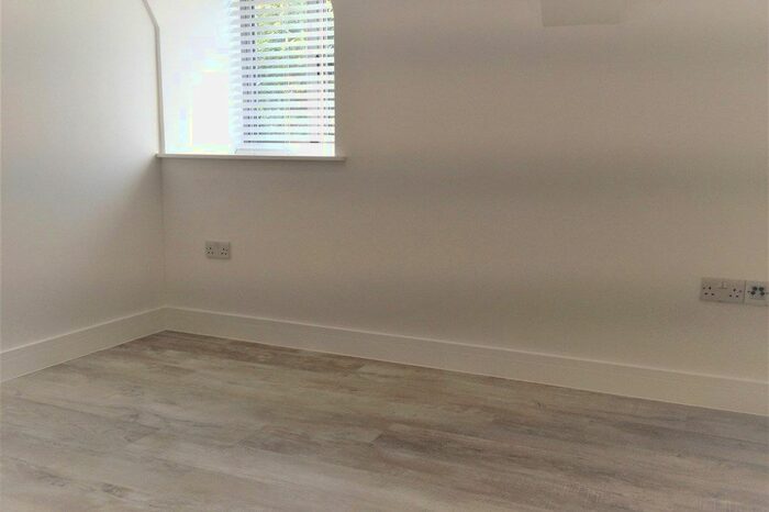 1 Bedroom Flat To Rent In High Beech Road, Loughton, IG10