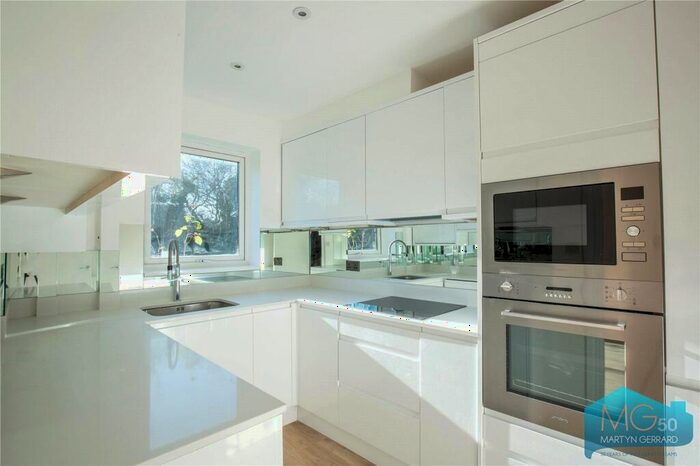 2 Bedroom Apartment To Rent In Heath View, East Finchley, London, N2