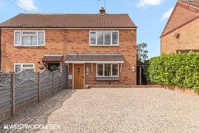 3 Bedroom Semi-Detached House To Rent In Palmers Grove, Nazeing, EN9