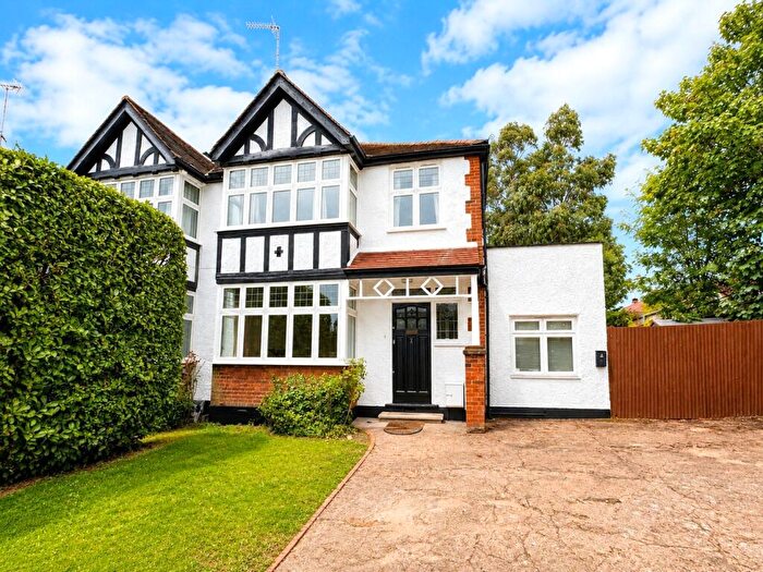 3 Bedroom Semi-Detached House To Rent In Netherlands Road, New Barnet, EN5