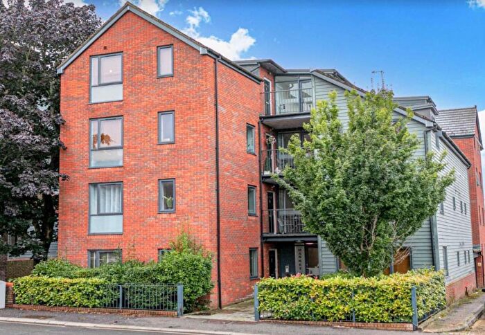2 Bedroom Flat For Sale In The Market House, Cantelupe Road, East Grinstead, West Sussex, RH19