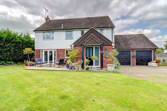 4 Bedroom Detached House For Sale In Mill Lane, Stokenchurch, High Wycombe, HP14