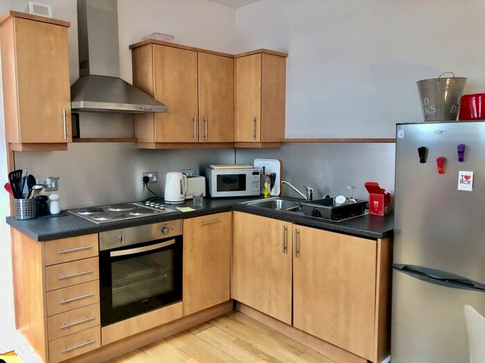 2 Bedroom Apartment To Rent In Langley Building, M1