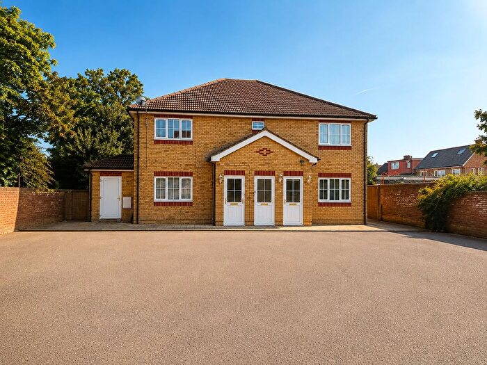 2 Bedroom Flat To Rent In Bower Way, Cippenham, SL1