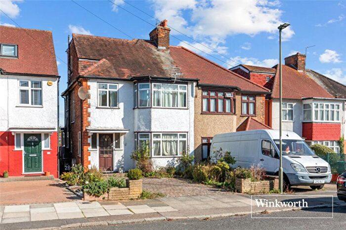 4 Bedroom Semi-Detached House For Sale In Holyrood Road, New Barnet, EN5