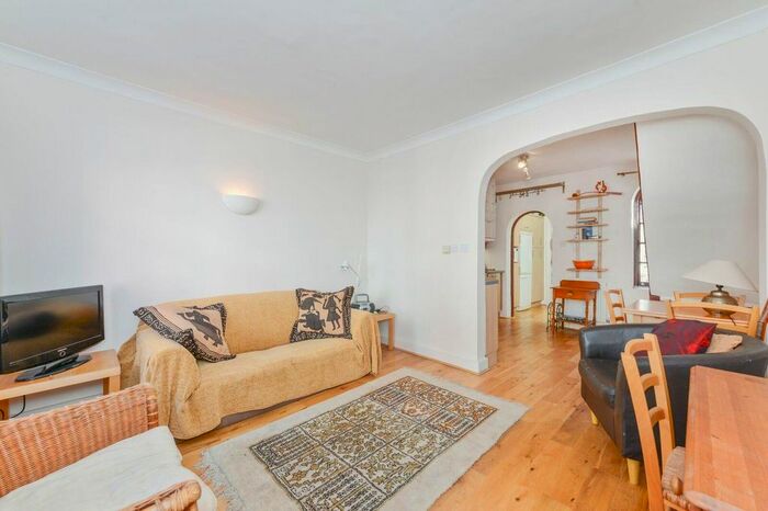 2 Bedroom Cottage To Rent In Warwick Place, Ealing, W5