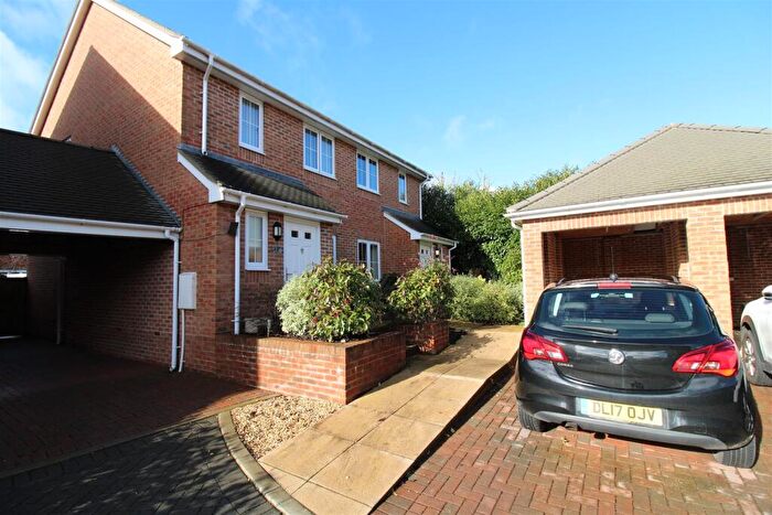 3 Bedroom Semi Detached House To Rent In Wildwood Close, Fareham, PO14