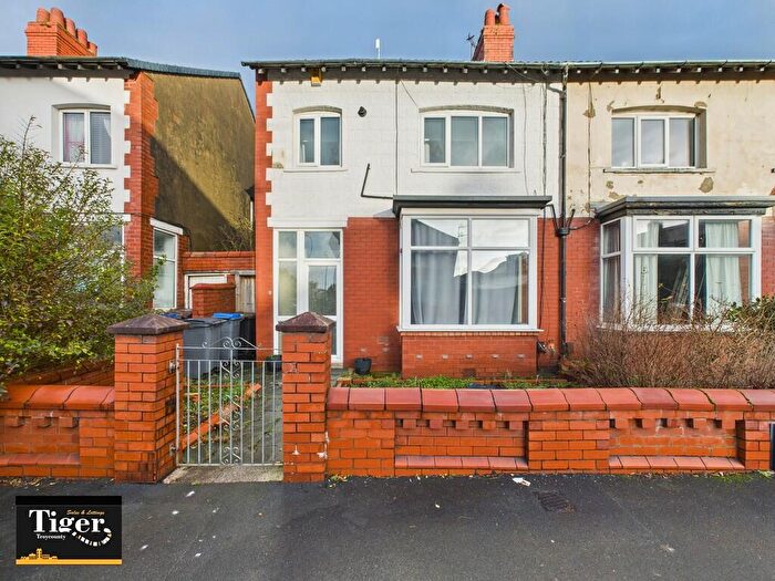 3 Bedroom Semi Detached House For Sale In Harley Road, Blackpool, FY3