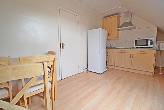 Studio To Rent In Bulstrode Avenue, Hounslow, TW3