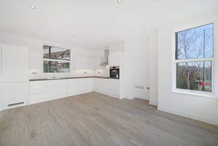 2 Bedroom Flat To Rent In Acton Lane, London, NW10