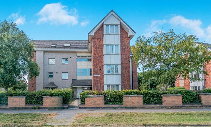 2 Bedroom Flat For Sale In Tyersal Lane, Tyersal, Bradford, West Yorkshire, BD4