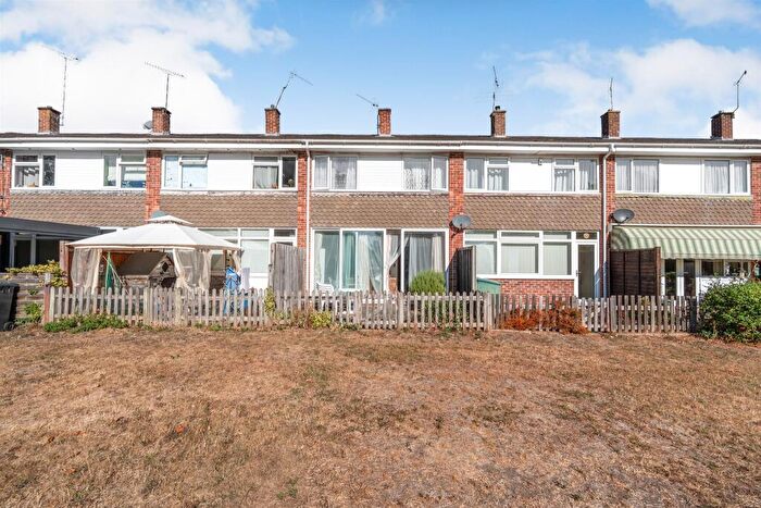 3 Bedroom Terraced House For Sale In Fairview Drive, Romsey, SO51