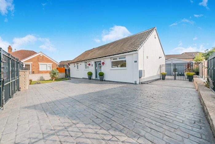 3 Bedroom Bungalow For Sale In Briarfield Grove, Idle, Bradford, BD10