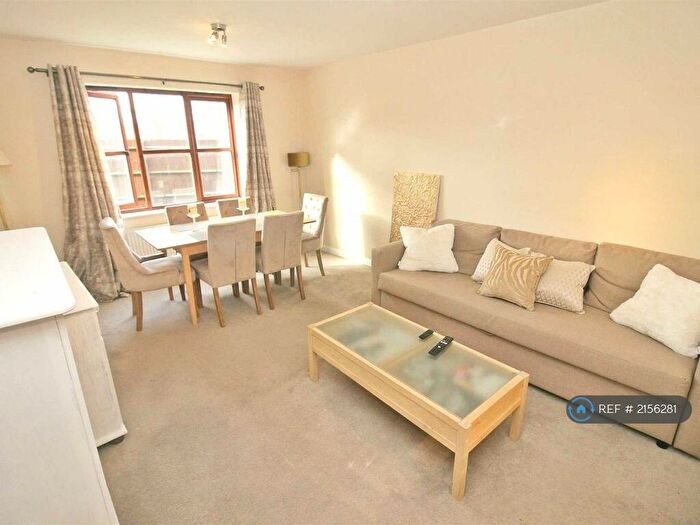 2 Bedroom Flat To Rent In Berrington Grove, Westcroft, Milton Keynes, MK4