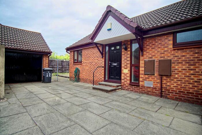 2 Bedroom Semi-Detached Bungalow To Rent In Cambridge Court, Preston, PR1