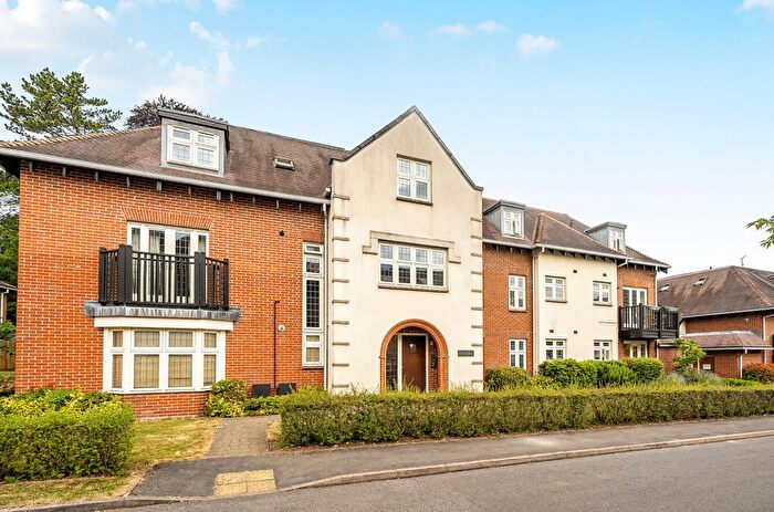 2 Bedroom Flat To Rent In Highcroft Road, Winchester, Hampshire, SO22