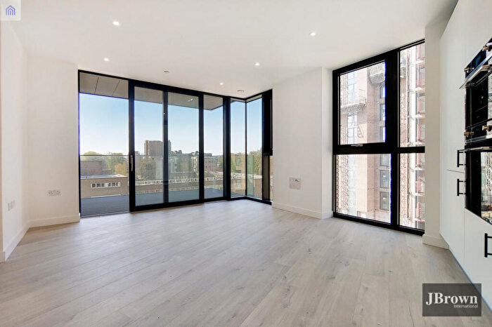 1 Bedroom Apartment To Rent In Coster Avenue, Woodberry Grove, N4