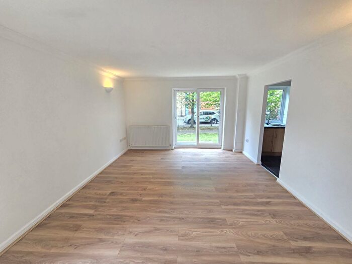 1 Bedroom Flat To Rent In Abbey Road, Barking, IG11