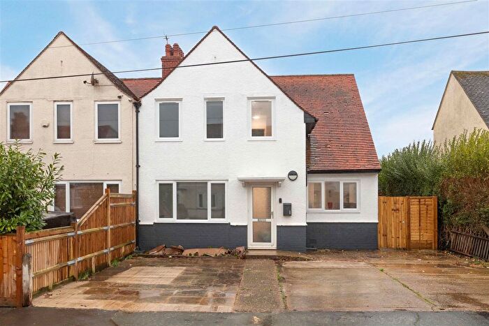 5 Bedroom Semi Detached House To Rent In Cortis Avenue, Worthing, BN14