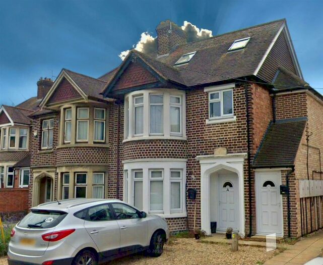 2 Bedroom Property To Rent In Westminster Way, Botley, Oxford, OX2