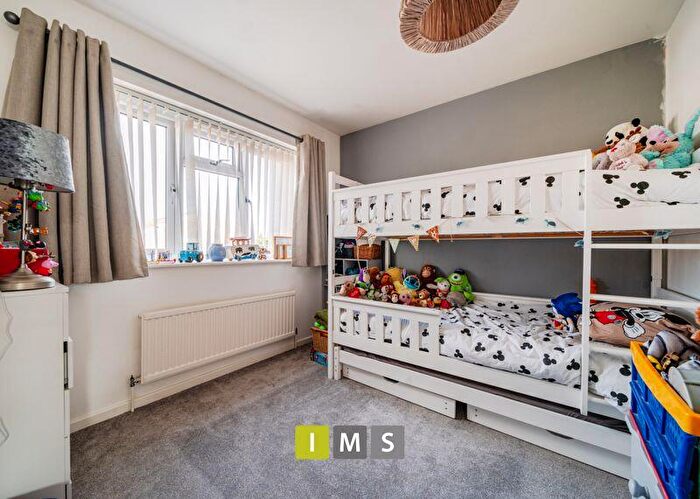 5 Bedroom Detached House For Sale In Merlin Way, Bicester, OX26