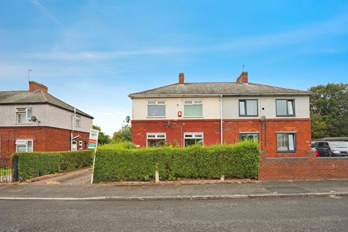 3 Bedroom Semi-Detached House For Sale In Park Avenue, Brierley, Barnsley, S72