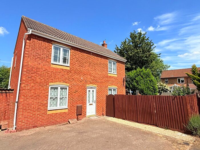 3 Bedroom Detached House To Rent In Severn Drive, Taunton, TA1