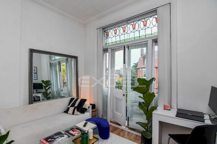 Studio To Rent In Parsifal Road, West Hampstead, London, NW6