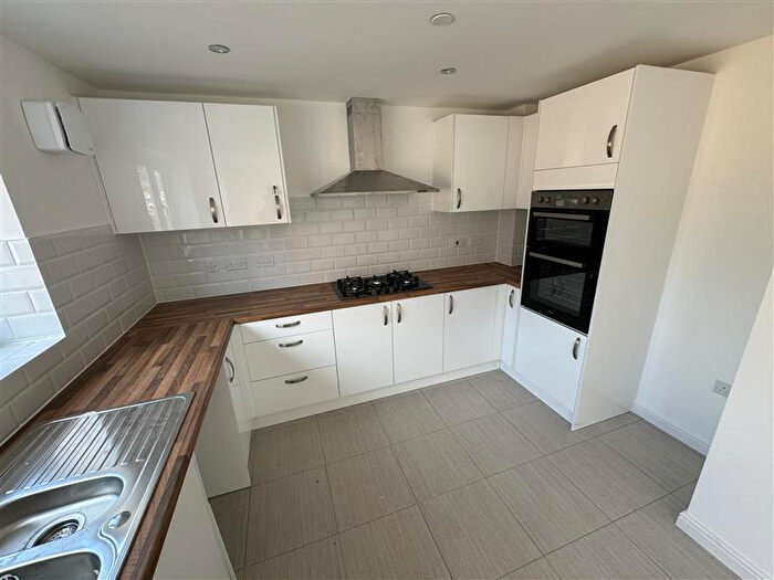 4 Bedroom House To Rent In Denbigh, Denbighshire, LL16