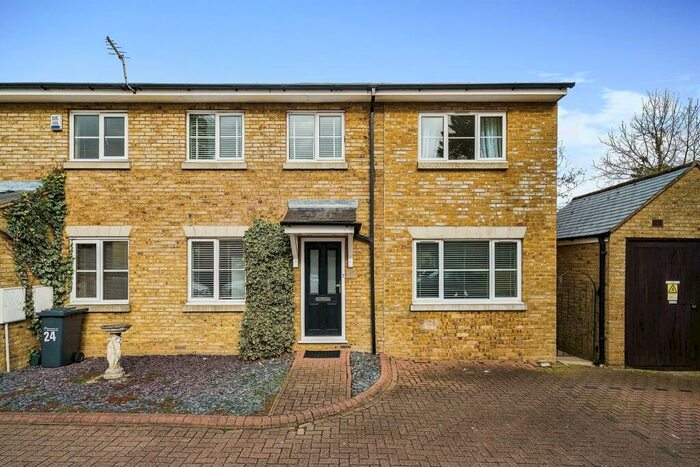 4 Bedroom House To Rent In The Lynch, Hoddesdon, EN11