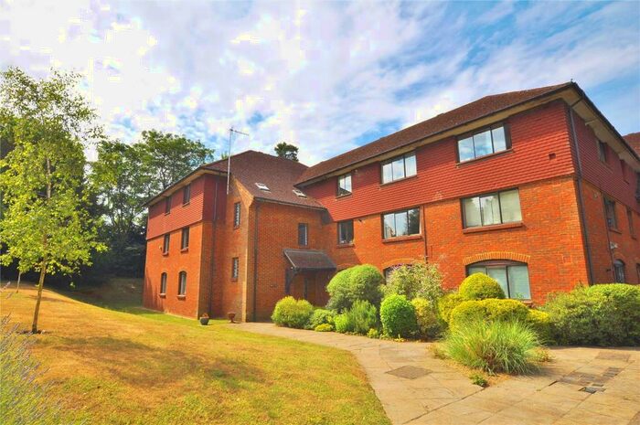 2 Bedroom Apartment To Rent In Boxgrove Road, Guildford, Surrey, GU1