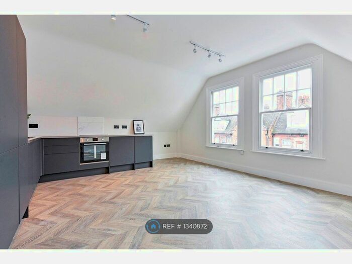 1 Bedroom Flat To Rent In Streatham High Road, London, SW16