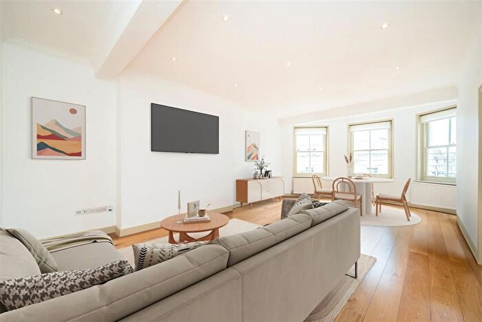 2 Bedroom Flat To Rent In Wimpole Street, Marylebone, W1G