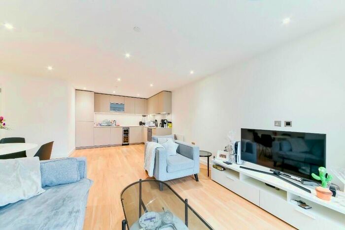 1 Bedroom Flat To Rent In Caversham Road, London, NW9