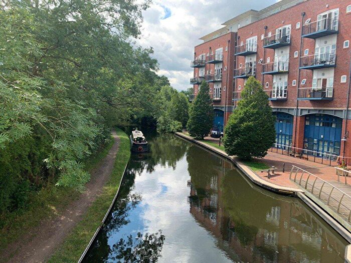 2 Bedroom Flat To Rent In Waterside, Shirley, Solihull, West Midlands, B90