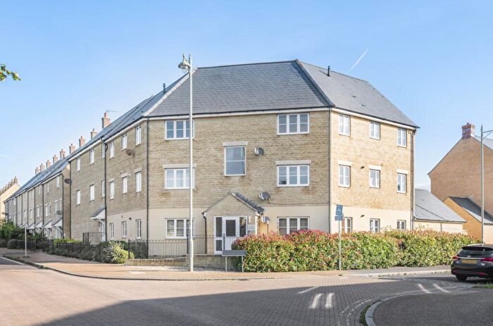 2 Bedroom Flat To Rent In Bluebell Way, Carterton, Oxfordshire, OX18