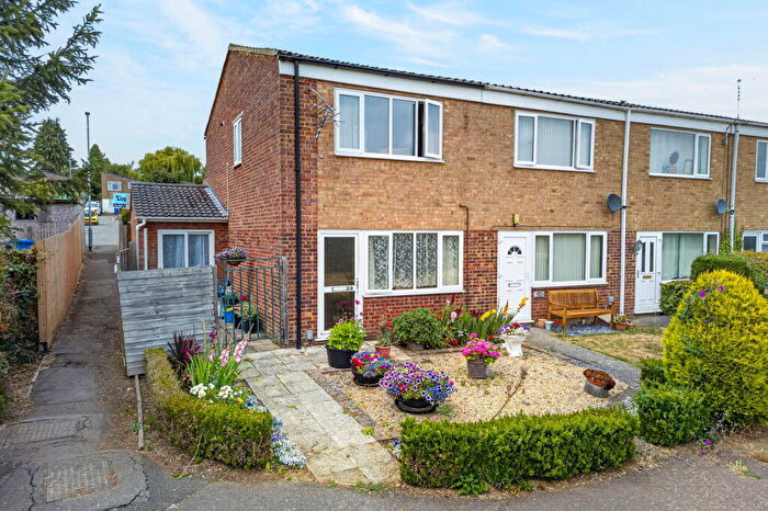 3 Bedroom End Of Terrace House For Sale In Valley Rise, Desborough, NN14