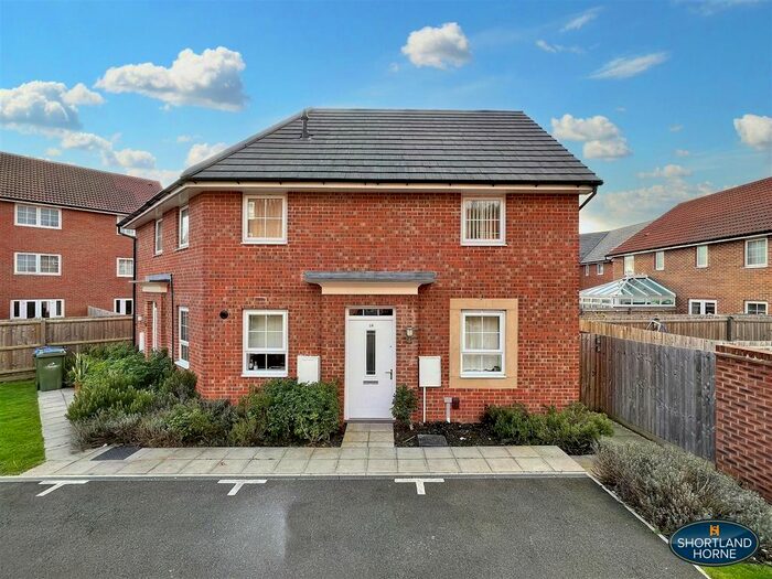 2 Bedroom Maisonette For Sale In Tawny Grove, Canley, Coventry, CV4