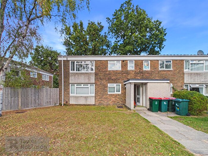 1 Bedroom Flat For Sale In Framfield Close, Ifield, Crawley, RH11