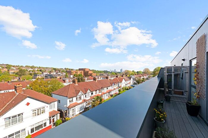 1 Bedroom Apartment For Sale In Braemar Avenue, Longus Point, CR2