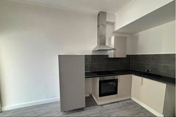 3 Bedroom Flat To Rent In Hall Lane, Liverpool, L7