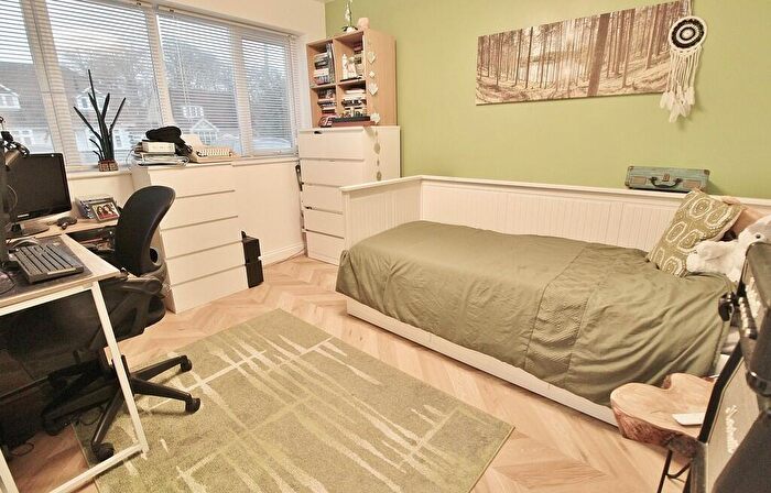 4 Bedroom Detached Bungalow For Sale In Stakes Road, Purbrook, PO7